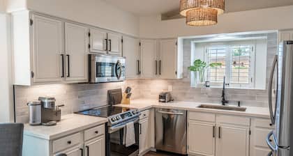 New Listing! Stylish 4 Bdrm W/pool and Game Room