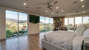 Studio (5 Bedrooms)