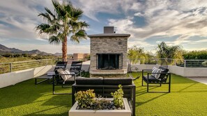 Studio (5 Bedrooms) | Balkon