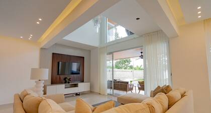 Luxurious Family Villa - Located Santiago de los caballeros.