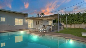 Outdoor pool - Amazing 4-bdrm W/backyard Paradise in Scottsdale! (Scottsdale)