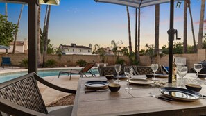 Khu ẩm thực ngoài trời