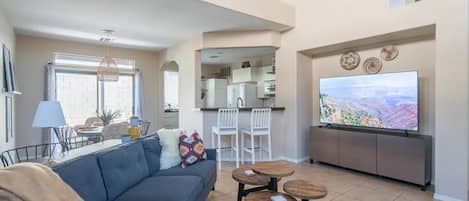 Stúdíóíbúð (3 Bedrooms) | Stofa