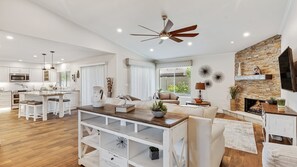 Studio (4 Bedrooms) | Oppholdsområde