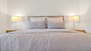 Studio (6 Bedrooms)