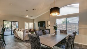 Studiolejlighed (5 Bedrooms) | Opholdsområde