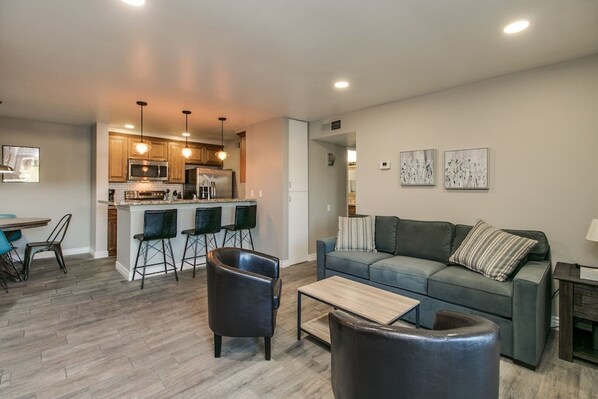 House (2 Bedrooms) | Living area
