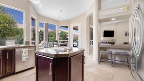 House (3 Bedrooms) | Private kitchen | Fridge, microwave, oven, blender - Amazing Home in Great Location W/backyard Oasis! (Scottsdale)