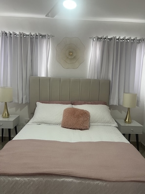3 bedrooms, iron/ironing board, free WiFi, bed sheets