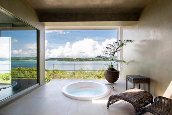 2 slaapkamers, een kluis op de kamer, individueel gedecoreerd