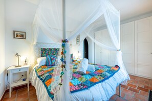 3 chambres, fer et planche à repasser, Wi-Fi gratuit, draps fournis