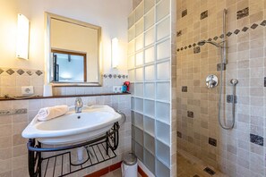 Shower, hair dryer, bidet, towels - Spectacular Views Private Villa Valtocado (Mijas Pueblo)