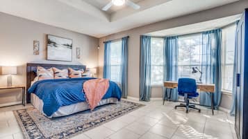 5 bedrooms, iron/ironing board, free WiFi, bed sheets