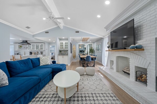 Smart TV, fireplace, offices, computer monitors