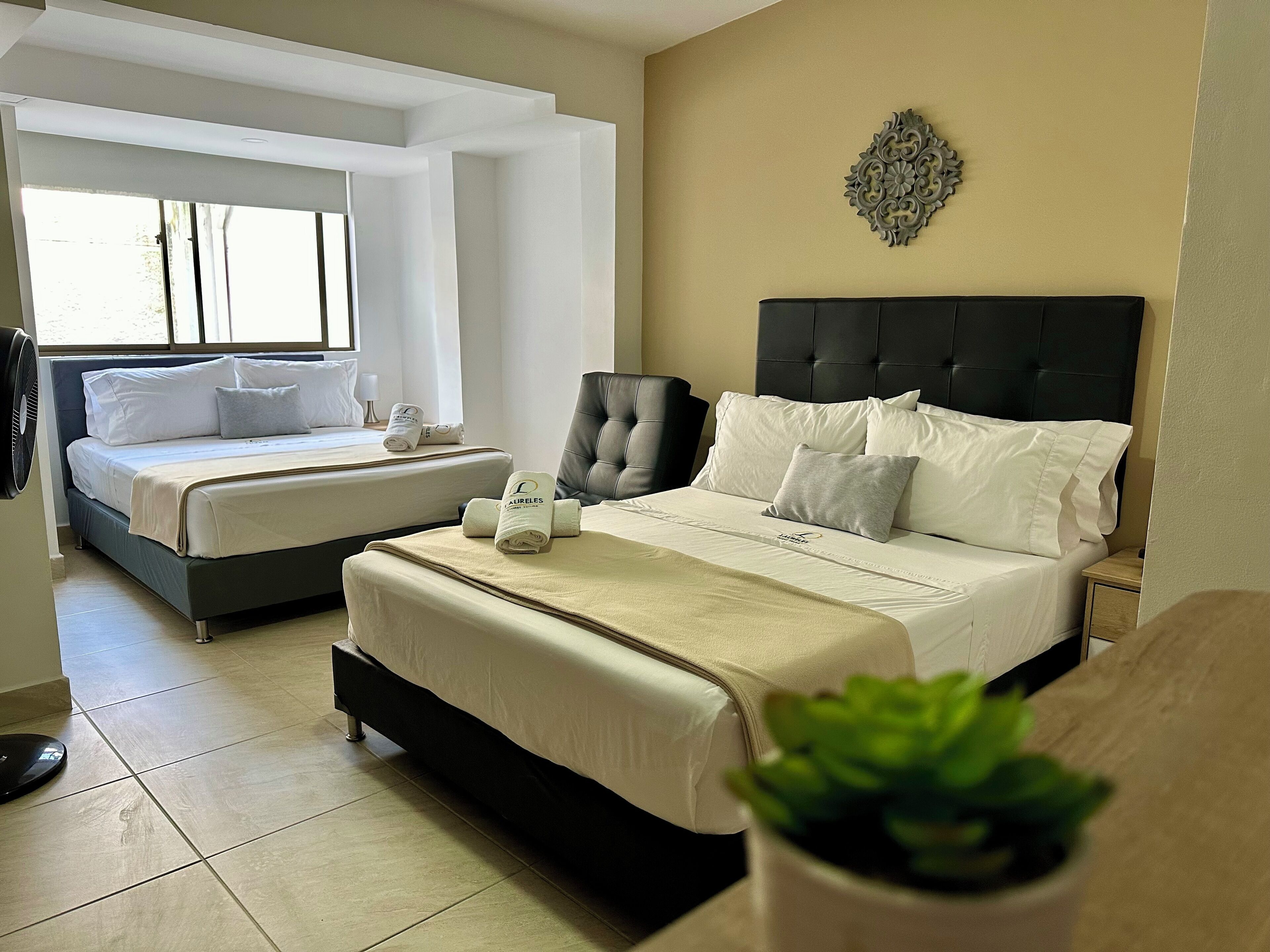 Chambre Familiale | Coffres-forts dans les chambres, bureau