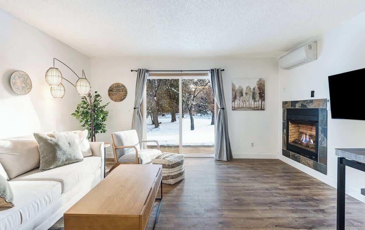 TV, fireplace, offices