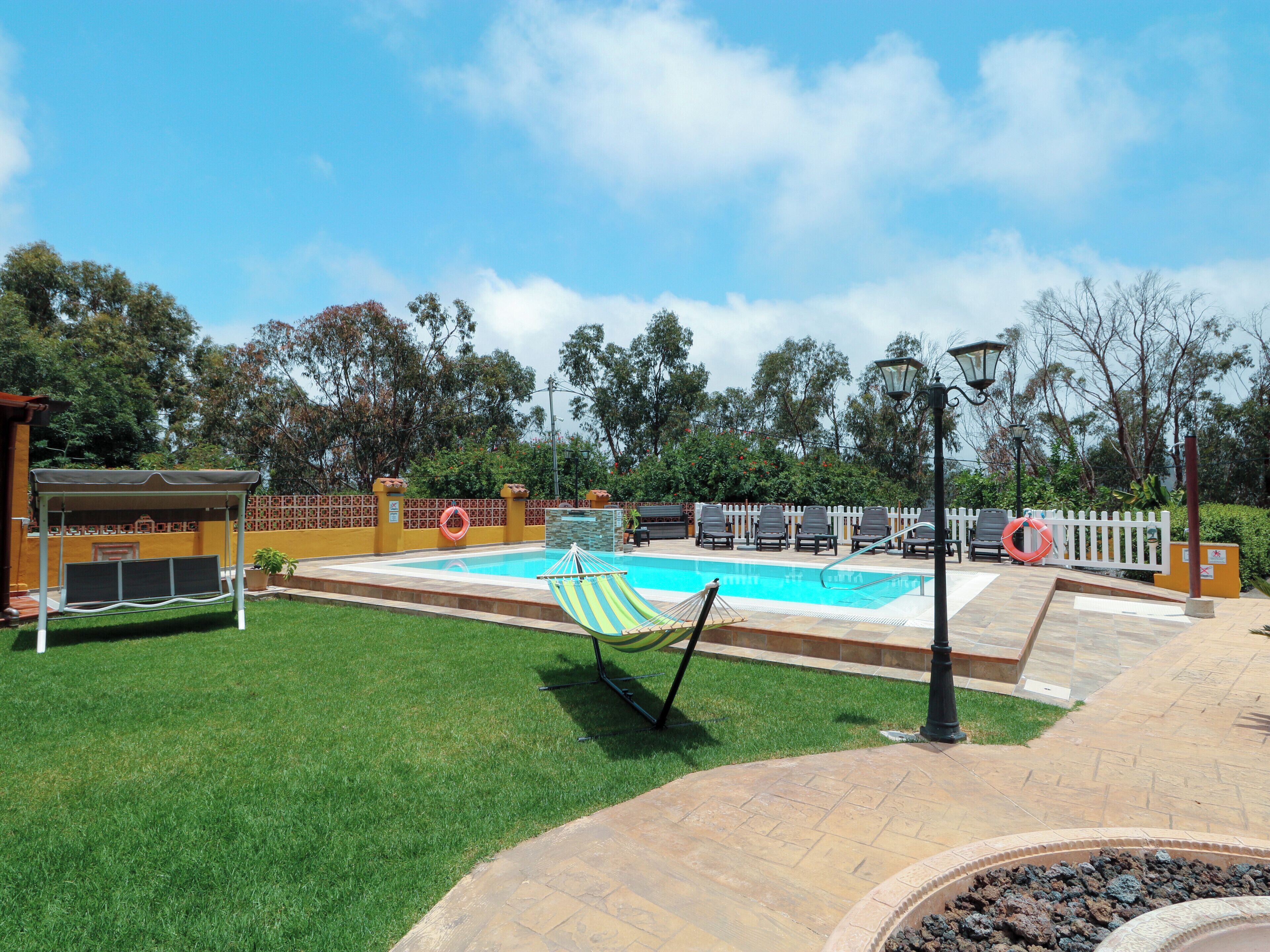 Piscina climatitzada i gandules 