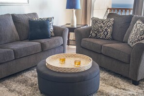 Smart TV, DVD player, books, stereo