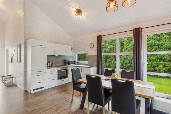 Frigorífico, placa de cocina, lavavajillas y cafetera o tetera