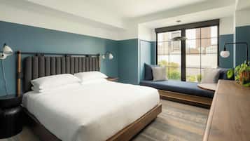 Room, 1 King Bed, City View | Premium bedding, down comforters, pillowtop beds, in-room safe