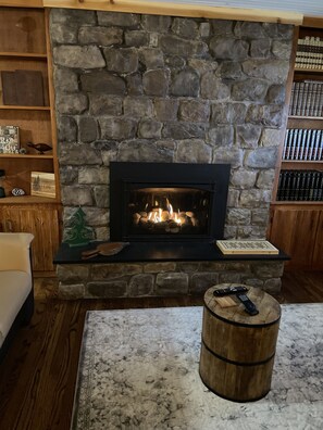 Interior - Meticulous House in Split Rock (Lake Harmony)