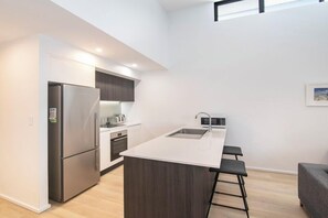 Mikrowelle, Ofen, Herdplatte, Geschirrspüler