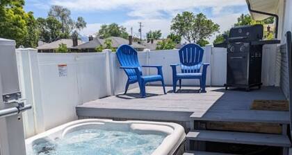 Modern Rustic Stay | Hot Tub | Downtown