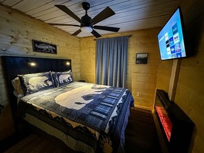 1 bedroom, WiFi, bed sheets - Cabin Retreat w/ Jacuzzi, Firepit & Outdoor TV (Cosby)