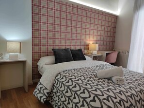 1 camera, una scrivania, ferro/asse da stiro, Wi-Fi