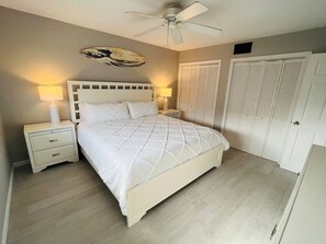 1 bedroom, iron/ironing board, WiFi, bed sheets - The Hideaway - Pool & 5 Minutes from the Beach (Cocoa Beach)