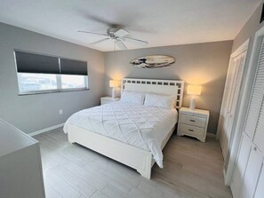 1 bedroom, iron/ironing board, WiFi, bed sheets - The Hideaway - Pool & 5 Minutes from the Beach (Cocoa Beach)