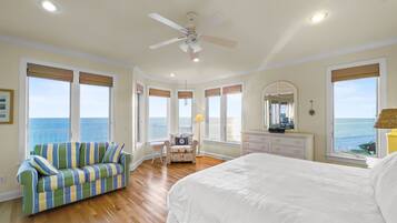 4 bedrooms, desk, iron/ironing board, free WiFi