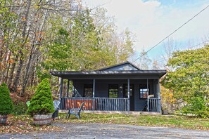 Exterior - Private Hot tub Modern house Near Ski resorts and Catskill (Elka Park)