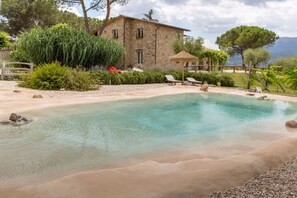 Outdoor pool - Villa Mignola by MMega (Perugia)