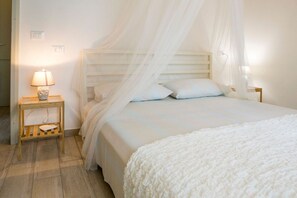 5 bedrooms, iron/ironing board, travel crib, WiFi