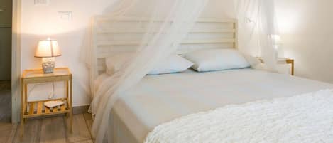5 habitaciones, tabla de planchar con plancha, wifi y ropa de cama