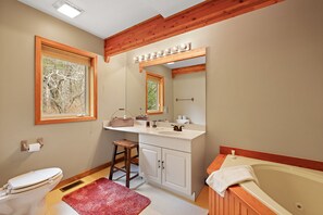 Ensemble baignoire-douche, baignoire à remous, serviettes fournies
