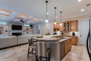 Fridge, oven, stovetop, dishwasher