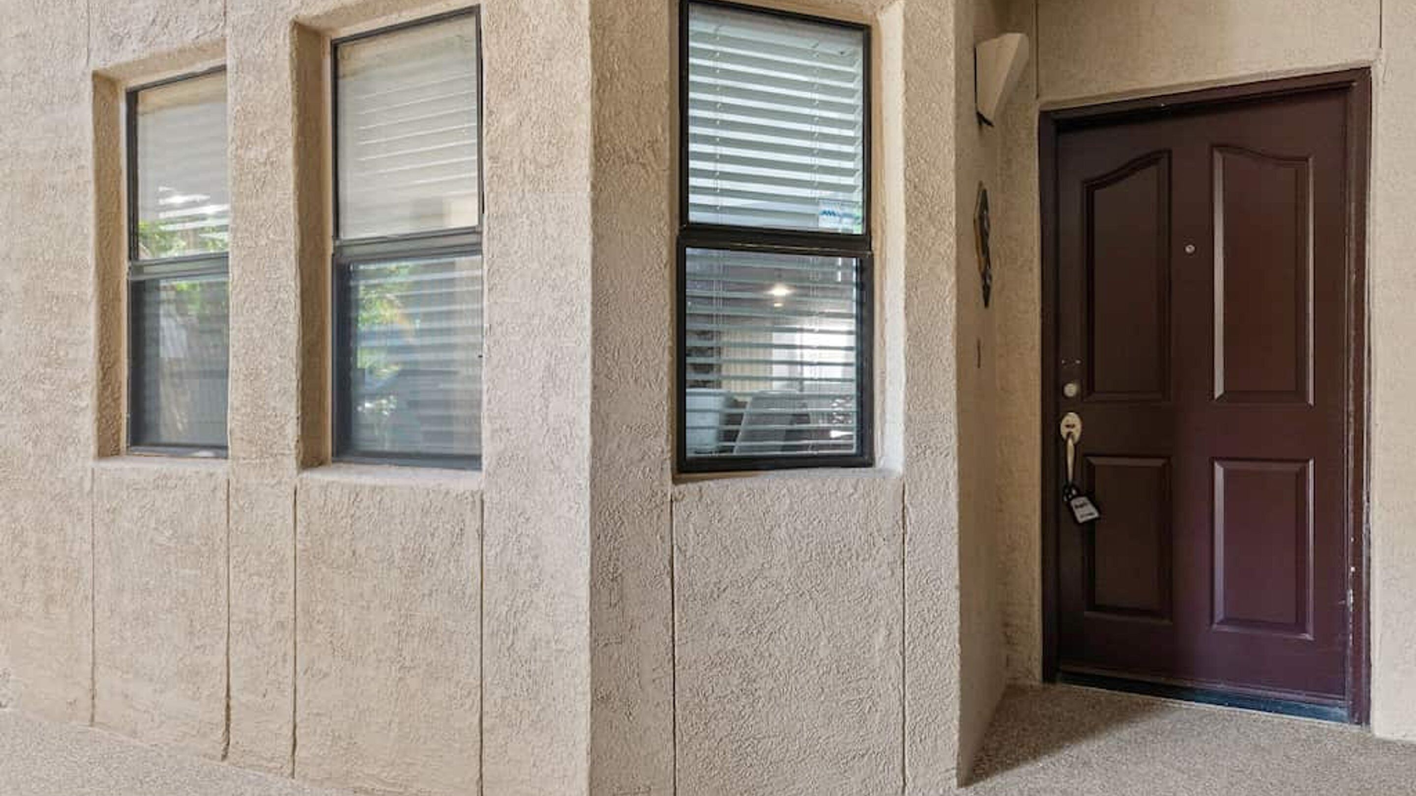 Fachada de la propiedad