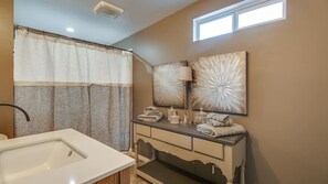 Studio (1 Bedroom) | Salle de bain