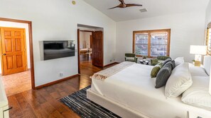 4 bedrooms, iron/ironing board, bed sheets - Entertainers Dream in Scottsdale W/pool and Games! (Scottsdale)