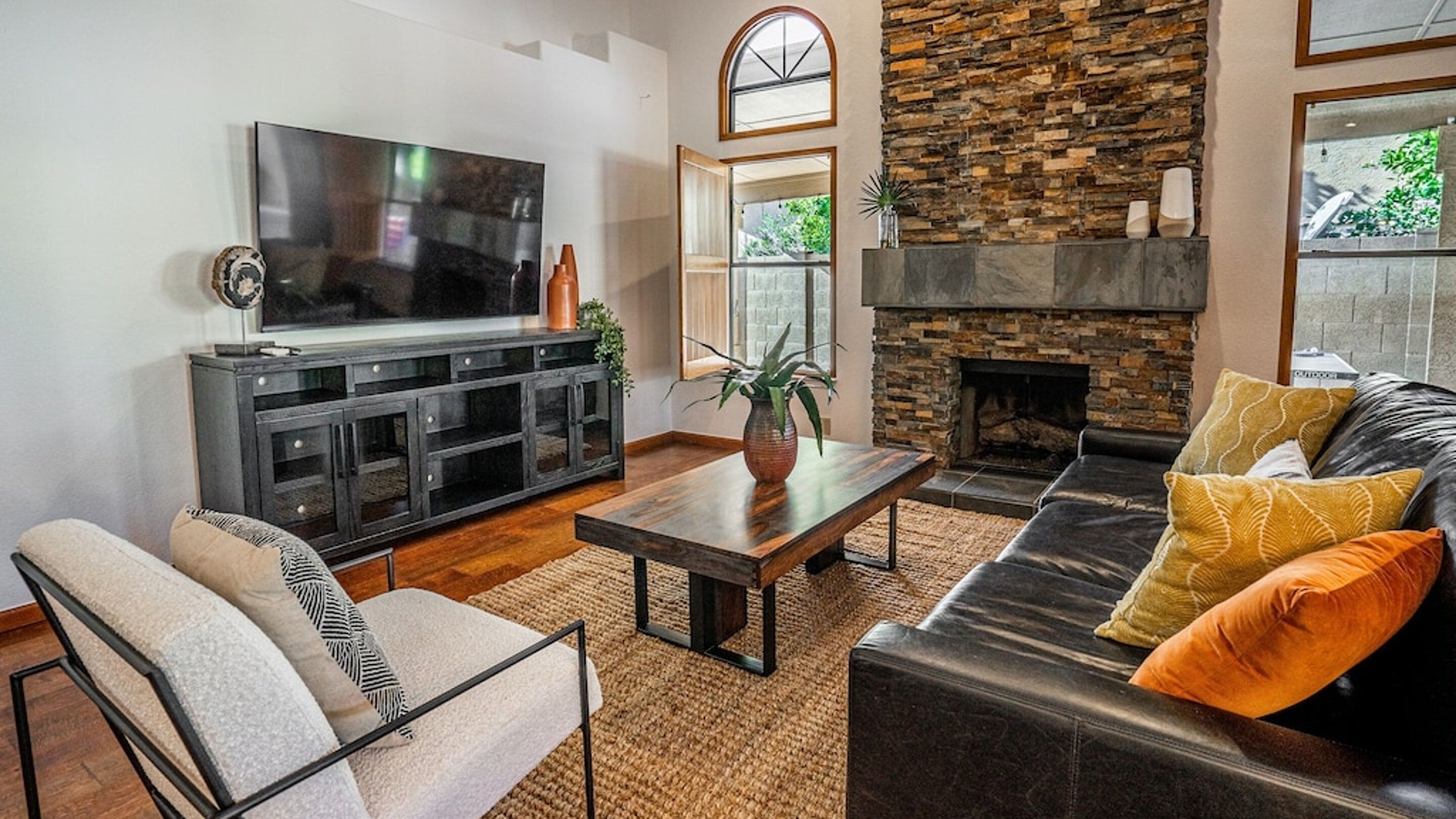 Estudio (4 Bedrooms) | Área de sala de estar | Tenis de mesa 