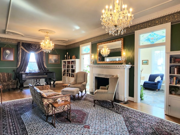 المنشأة من الداخل