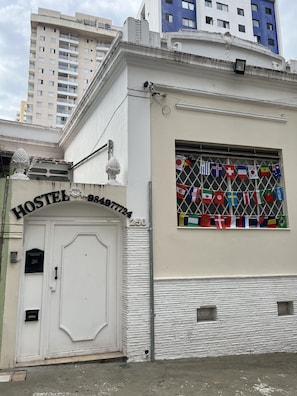 Fachada de la propiedad