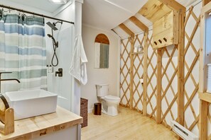 Dusche, Haartrockner, Handtücher