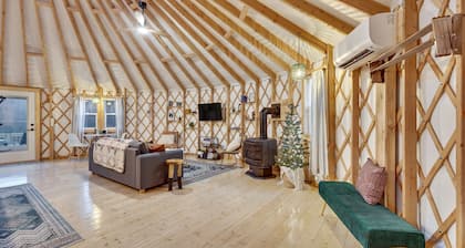Serene Modern Yurt w/ Wi-fi, Hot Tub and Mountain Views