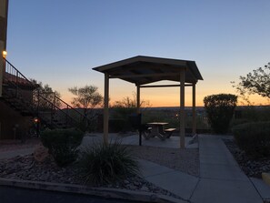 تناول الطعام بالخارج