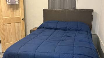 1 bedroom, WiFi (free), bed sheets