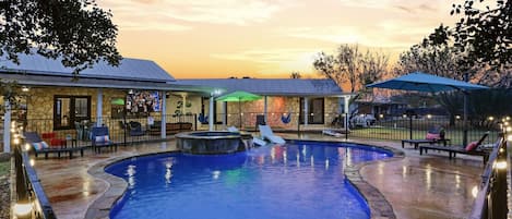 Een verwarmd zwembad