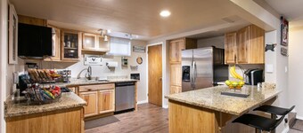 Washington Terrace Hideout - Sleeps up to 4